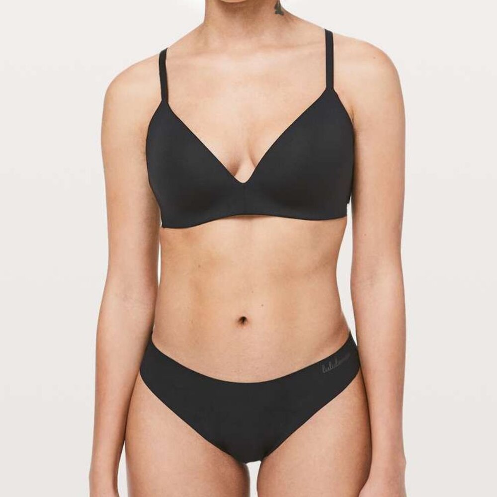 💙Lululemon Take Shape Black Bra Padded‎ Wireless 32C